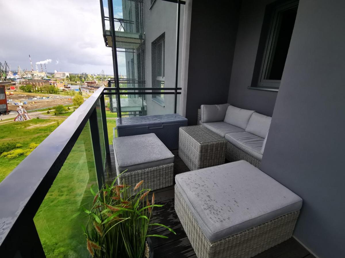 Walowa Tower Apartments กดัญสก์ ภายนอก รูปภาพ