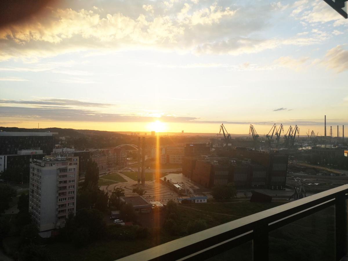 Walowa Tower Apartments กดัญสก์ ภายนอก รูปภาพ
